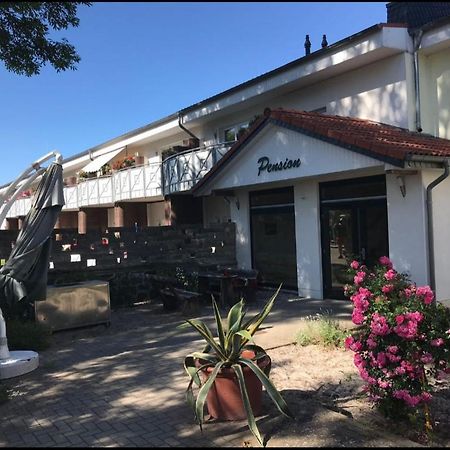 Pension " Zu Den Linden" Trin Trinwillershagen Exterior photo